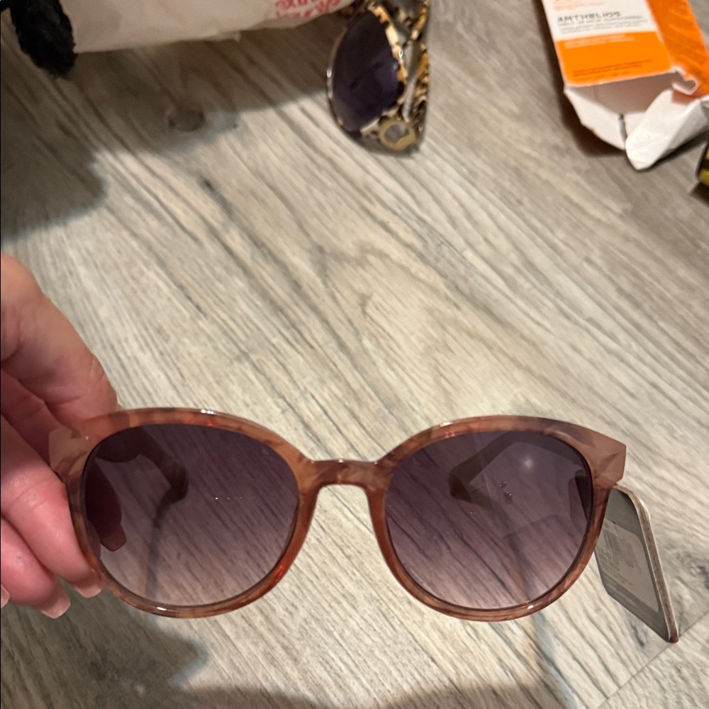 Foster Grant Sunglasses 25 456 1.0 pr NWT